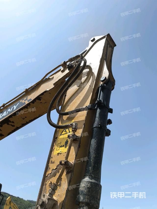 大臂油缸整體?豎拍（工作和回轉(zhuǎn)裝置）