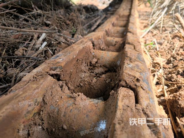 左側(cè)履帶整體?（行走機(jī)構(gòu)）