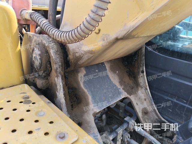 大臂根部?斜視(工作和回轉裝置) 大臂根部?斜視(工作和回轉裝置)