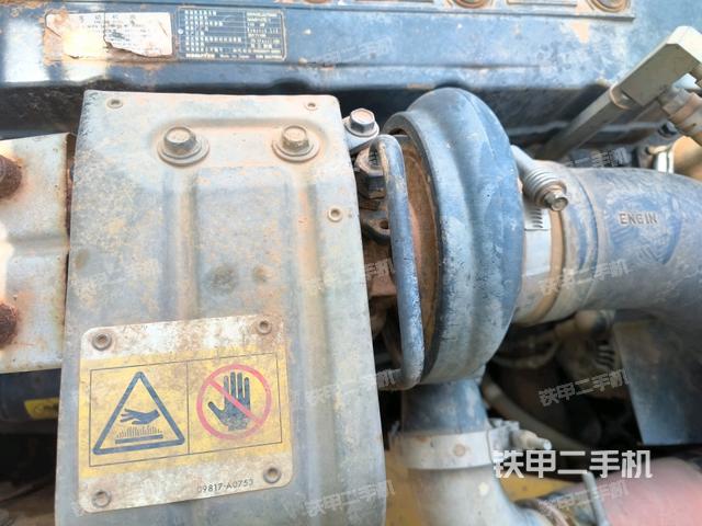 發(fā)動(dòng)機(jī)室（上車(chē)部件）