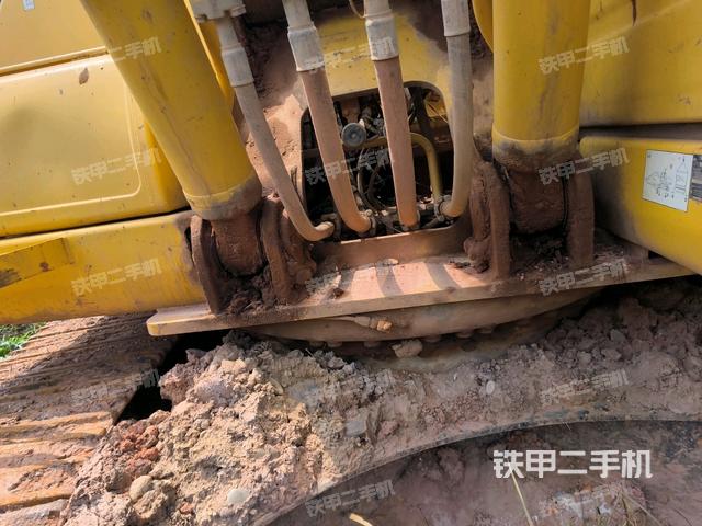 大臂背部俯視（工作和回轉(zhuǎn)裝置）