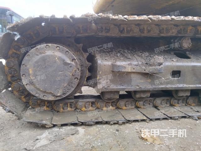 左驅(qū)動輪（行走機構(gòu)）