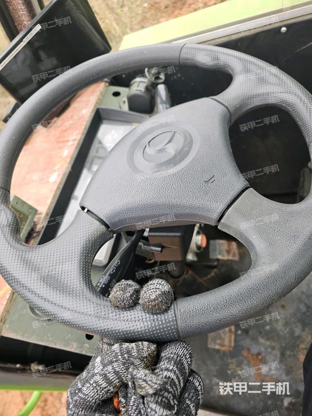 駕駛室內(nèi)部（駕駛室/操作室）