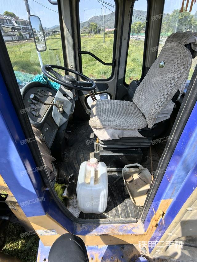 駕駛室正側(cè)（駕駛室部分）