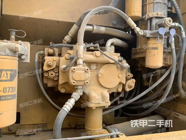 液壓泵艙室正面整體（整機(jī)外觀）