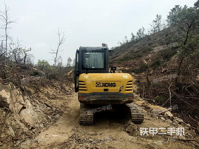 驾驶室顶部（整机外观）