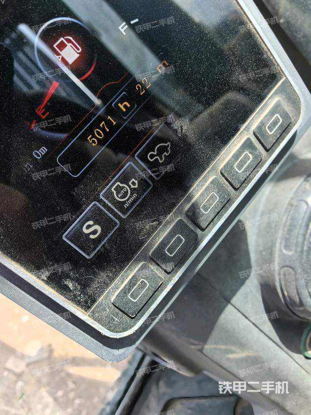 駕駛室左前45度（駕駛室部分）