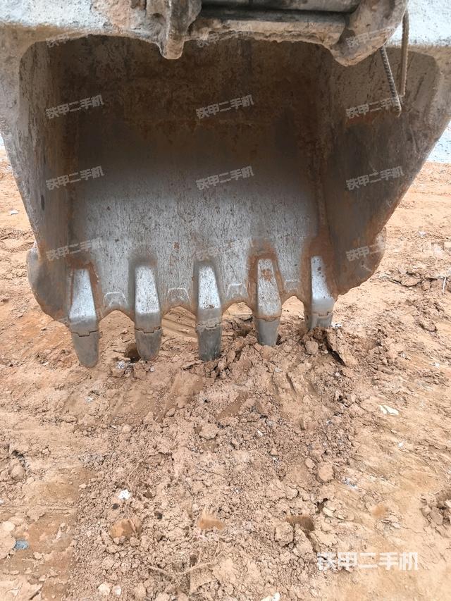 鏟斗右后整體（工作和回轉(zhuǎn)裝置）