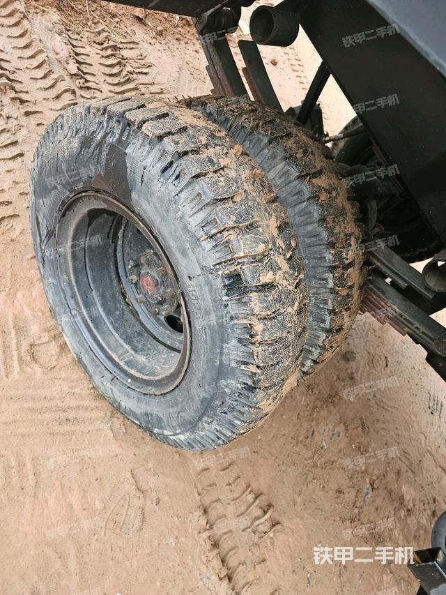 左引導(dǎo)輪 /左前輪（行走機(jī)構(gòu)）