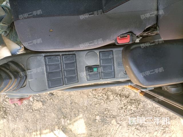 座椅左側(cè)控制臺(tái)/音響/含左手柄（駕駛室部分）