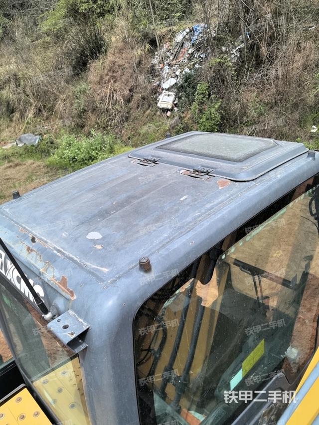 駕駛室頂部俯視（上車部件）