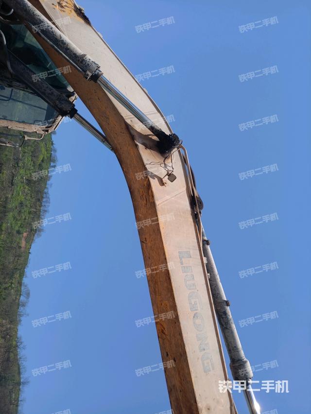 大臂整體?右側(cè)(工作和回轉(zhuǎn)裝置) 大臂整體?右側(cè)(工作和回轉(zhuǎn)裝置)