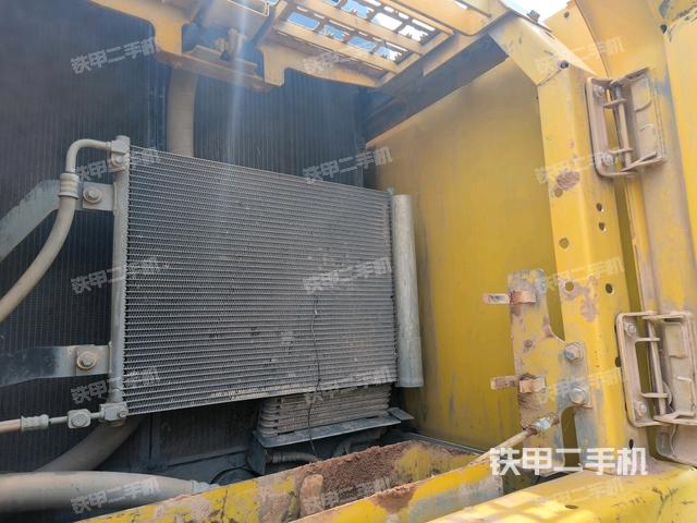 電瓶（大件艙室）