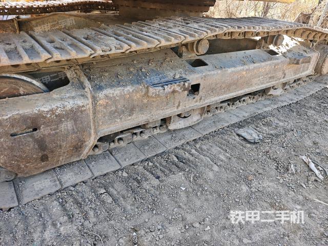 單側(cè)履帶整體（整機(jī)外觀）