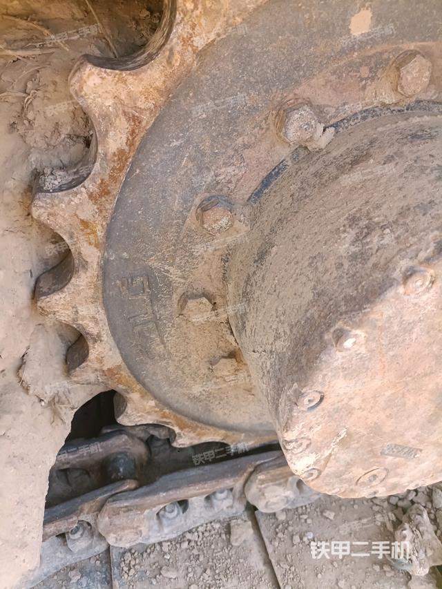 左驅(qū)動(dòng)輪（行走機(jī)構(gòu)）