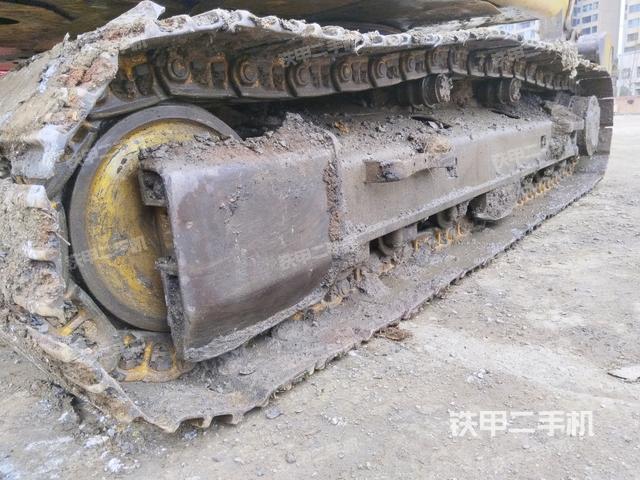 右側(cè)履帶整體（行走機構(gòu)）