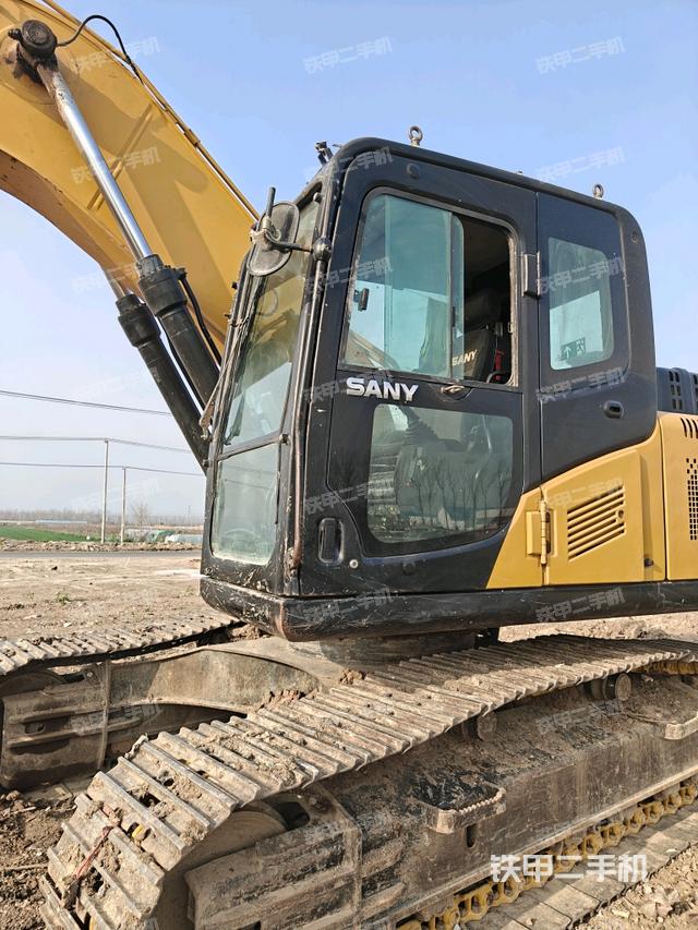 駕駛室左前45度（駕駛室部分）