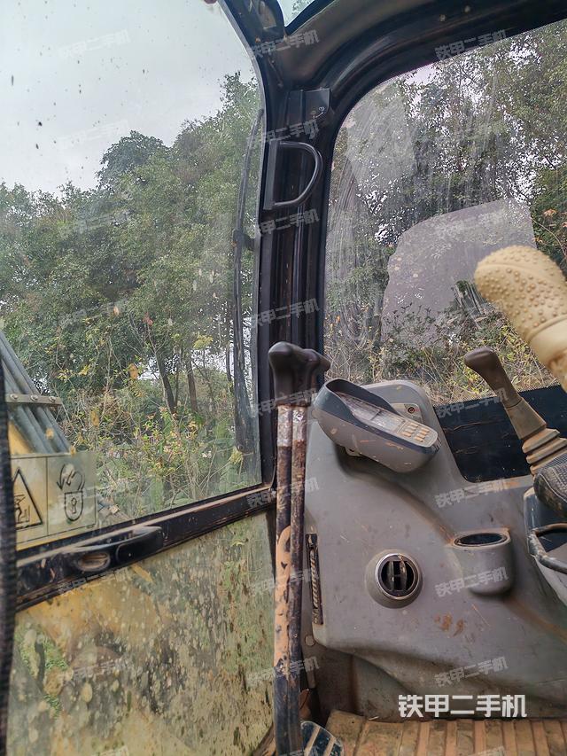 駕駛室整體（整機(jī)外觀）