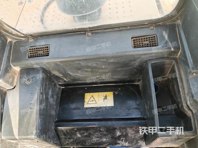 座椅后部（駕駛室部分）