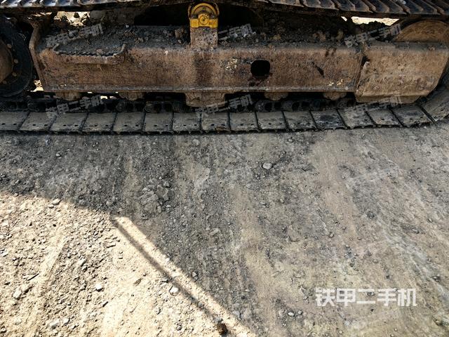 左側(cè)履帶整體?(行走機(jī)構(gòu)) 左側(cè)履帶整體?(行走機(jī)構(gòu))