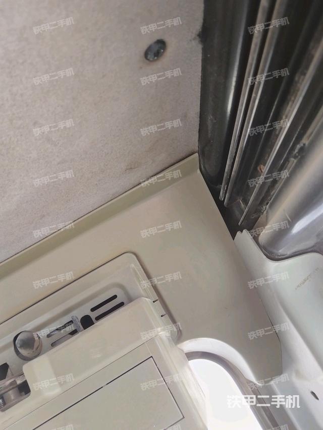 后窗玻璃角標(biāo)（駕駛室部分）