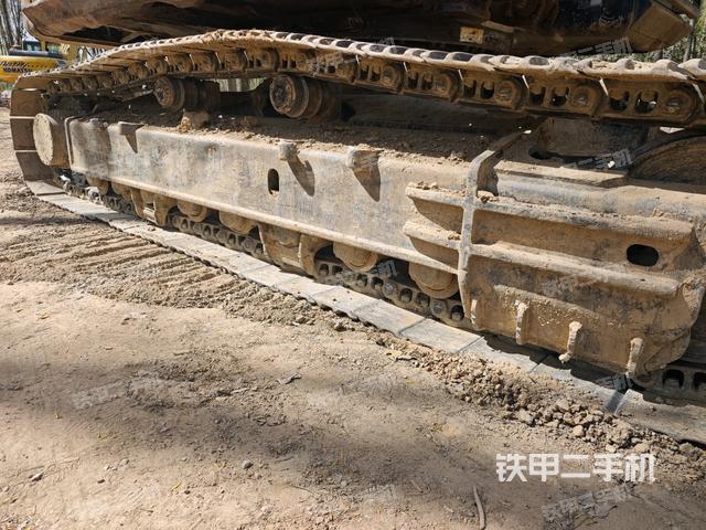 單側(cè)履帶整體（整機(jī)外觀）