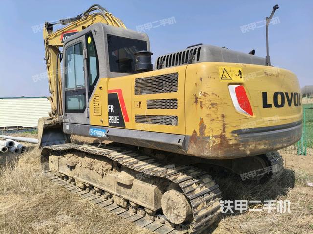 右后45(整機外觀) 右后45(整機外觀)