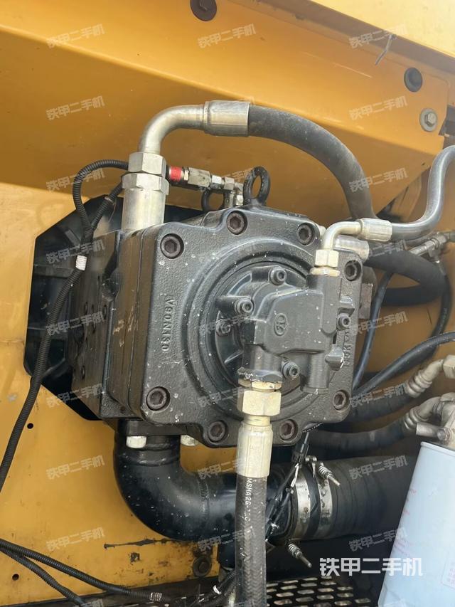 液壓泵斜45?左（大件艙室）