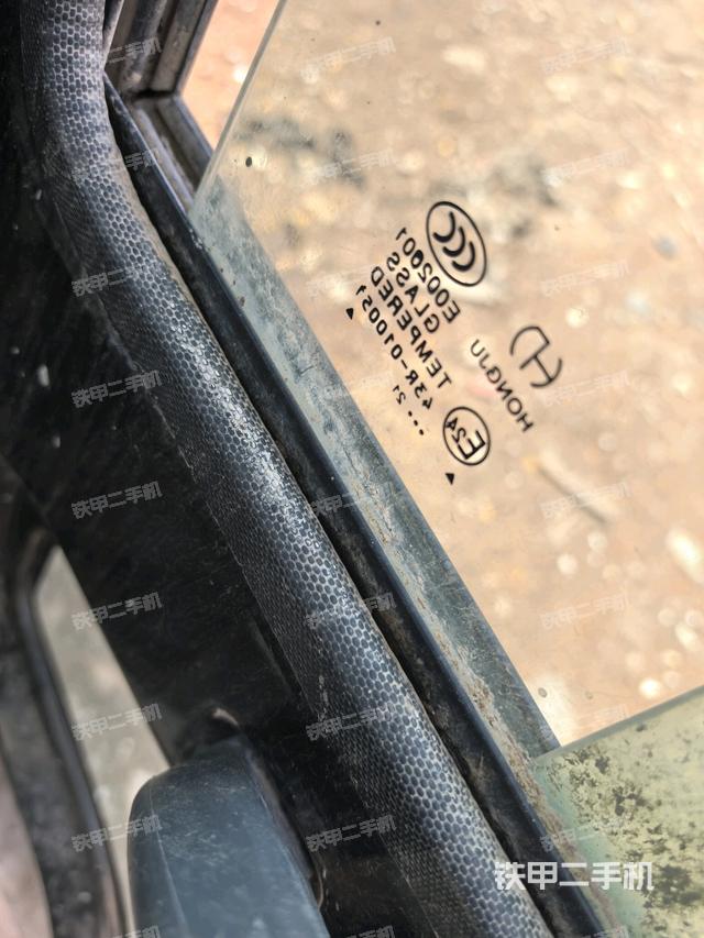 右側(cè)玻璃角標（駕駛室部分）