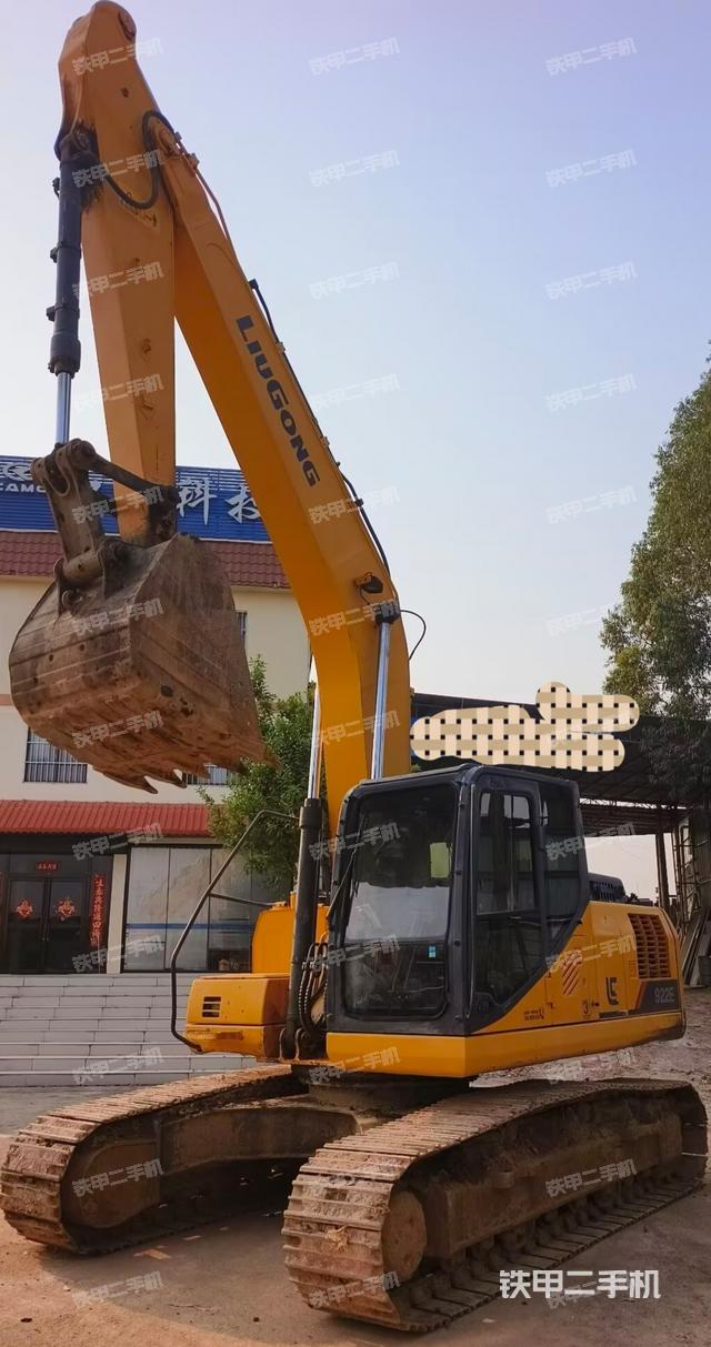 單側(cè)履帶整體（整機(jī)外觀）