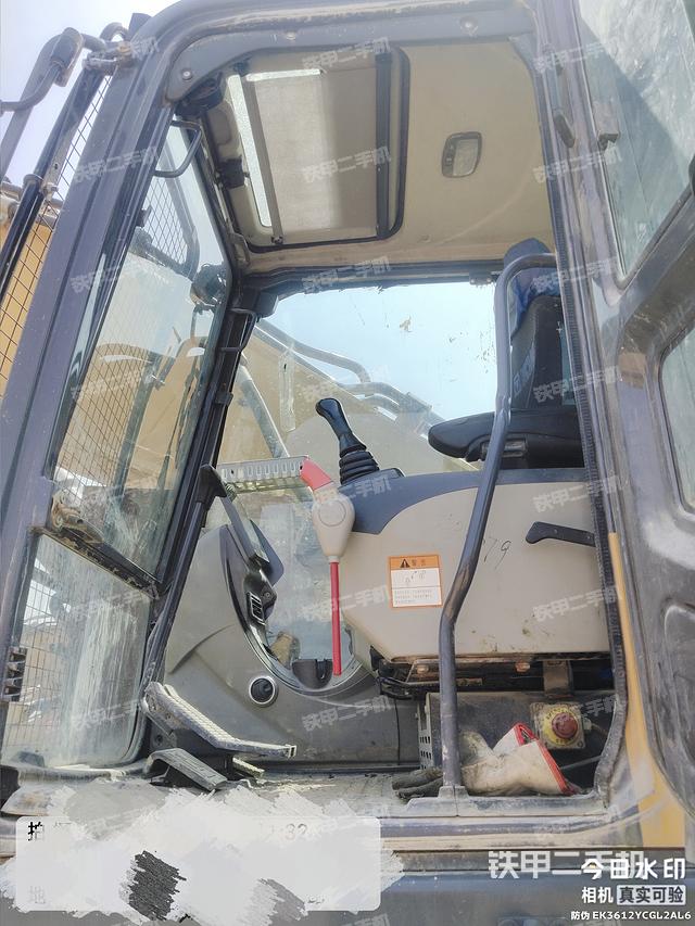 駕駛室整體（整機(jī)外觀）