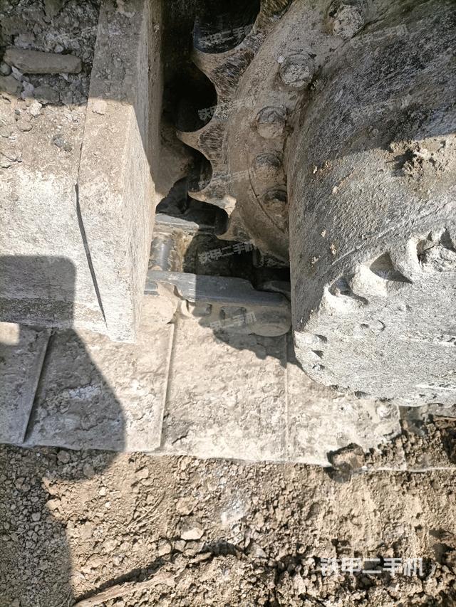 左驅(qū)動(dòng)輪（行走機(jī)構(gòu)）