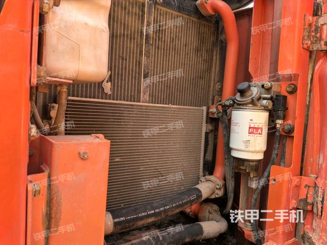 散熱器正面（大件艙室）