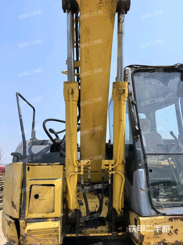 大臂油缸整體?豎拍（工作和回轉(zhuǎn)裝置）