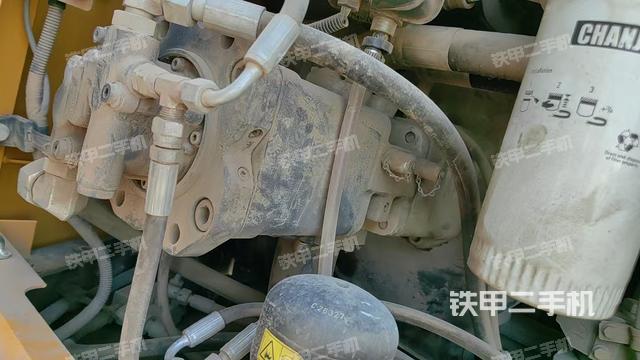 液壓泵艙室正面整體（整機(jī)外觀）