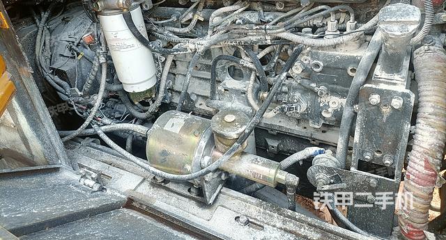 发动机左侧（整机外观及大件）