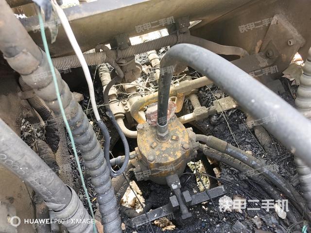 中央回轉(zhuǎn)接頭特寫(上車部件) 中央回轉(zhuǎn)接頭特寫(上車部件)