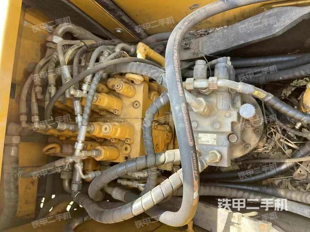 回轉(zhuǎn)馬達(dá)（上車部件）