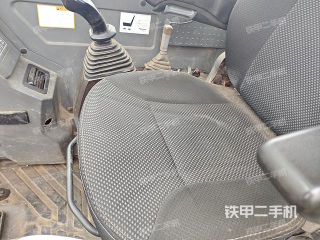 駕駛室整體（整機(jī)外觀）