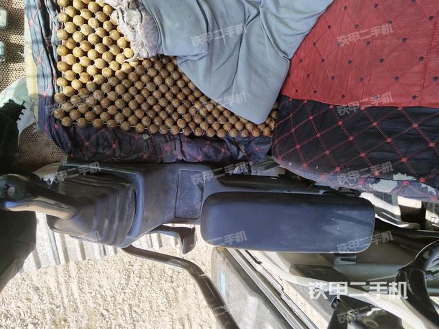 座椅左側(cè)控制臺(tái)/音響/含左手柄（駕駛室部分）