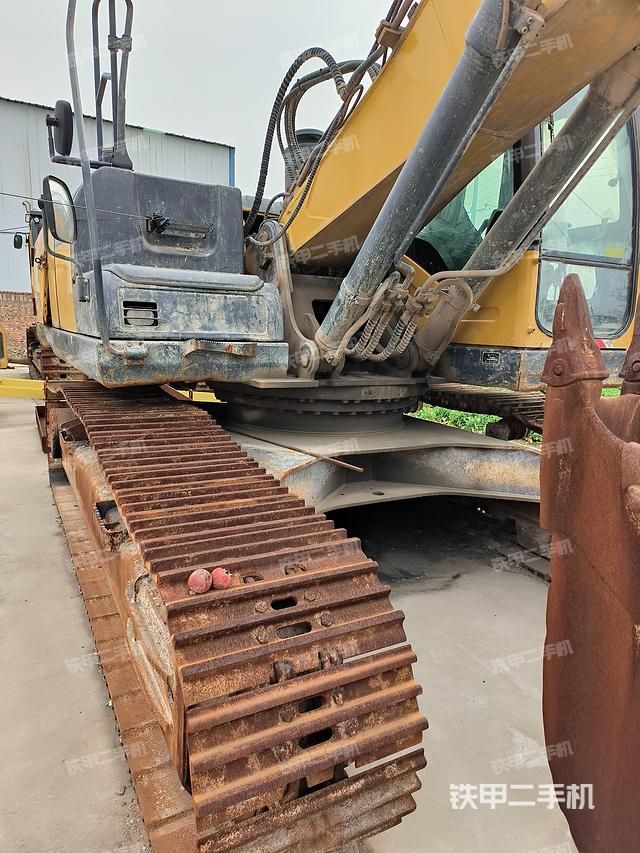 单侧履带整体（整机外观）