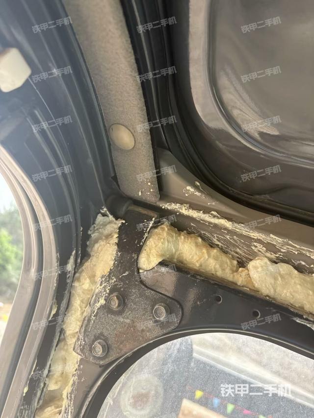 駕駛室左前45度(駕駛室部分) 駕駛室左前45度(駕駛室部分)