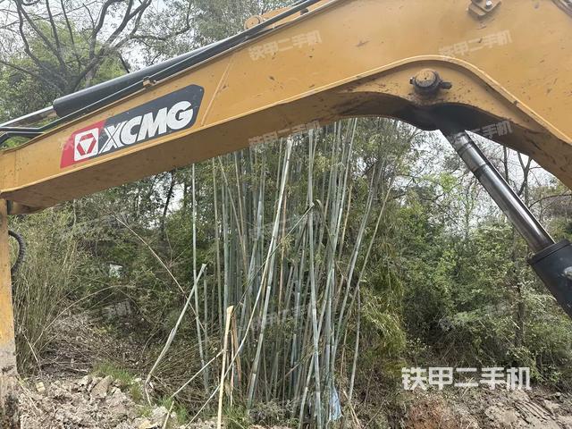 小臂整體左后(工作和回轉(zhuǎn)裝置) 小臂整體左后(工作和回轉(zhuǎn)裝置)