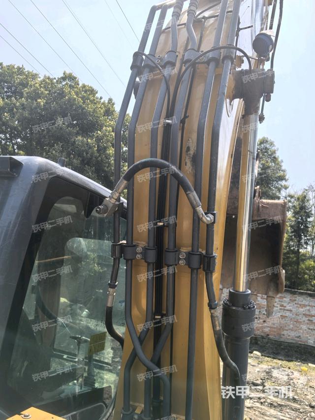 大臂背部俯視（工作和回轉(zhuǎn)裝置）