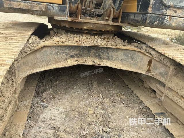 轉(zhuǎn)盤和下車架正前（工作和回轉(zhuǎn)裝置）