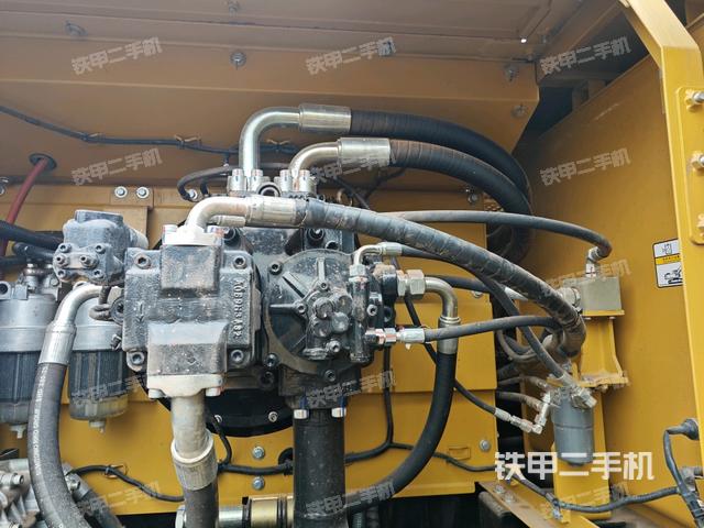 液壓泵斜45?左（大件艙室）