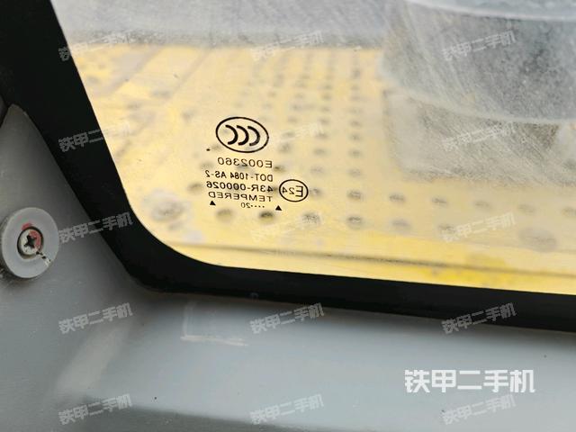 后窗玻璃角標(駕駛室部分) 后窗玻璃角標(駕駛室部分)