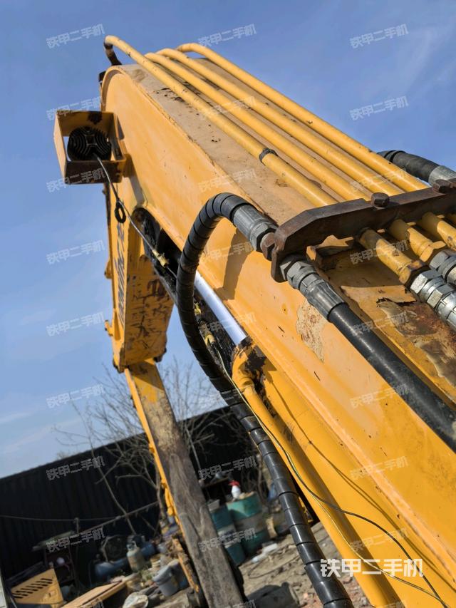 大臂根部?斜（工作和回轉(zhuǎn)裝置）