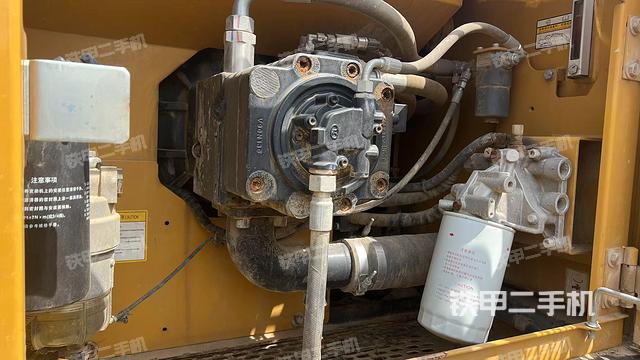 液壓泵斜45?左（大件艙室）