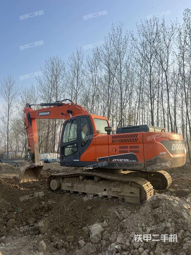 驾驶室顶部（整机外观）